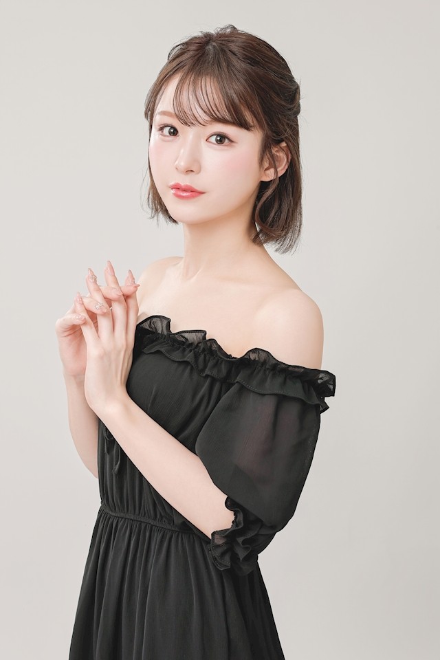 白咲 かなプロフィール写真2